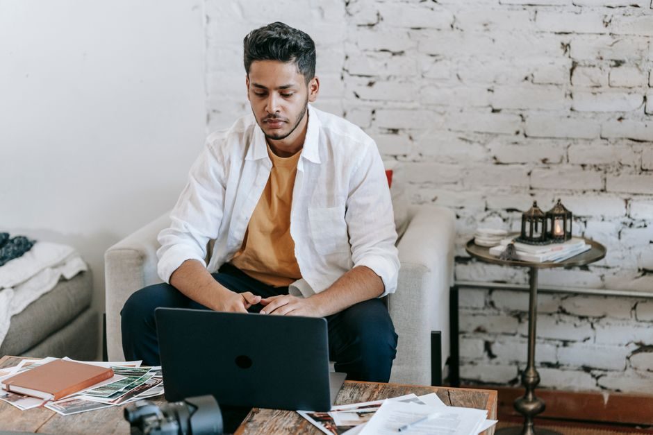 How to work on fiverr — Fiverr Freelancer Working On A Project