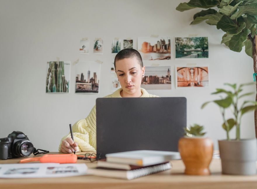 How to work on fiverr — Fiverr Freelancer Working On A Project - image 2